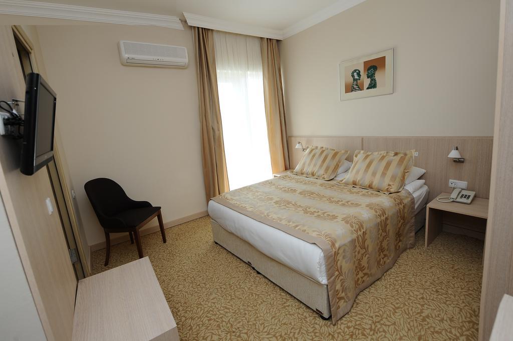 Hotel Suix Lara Antalya Kültér fotó